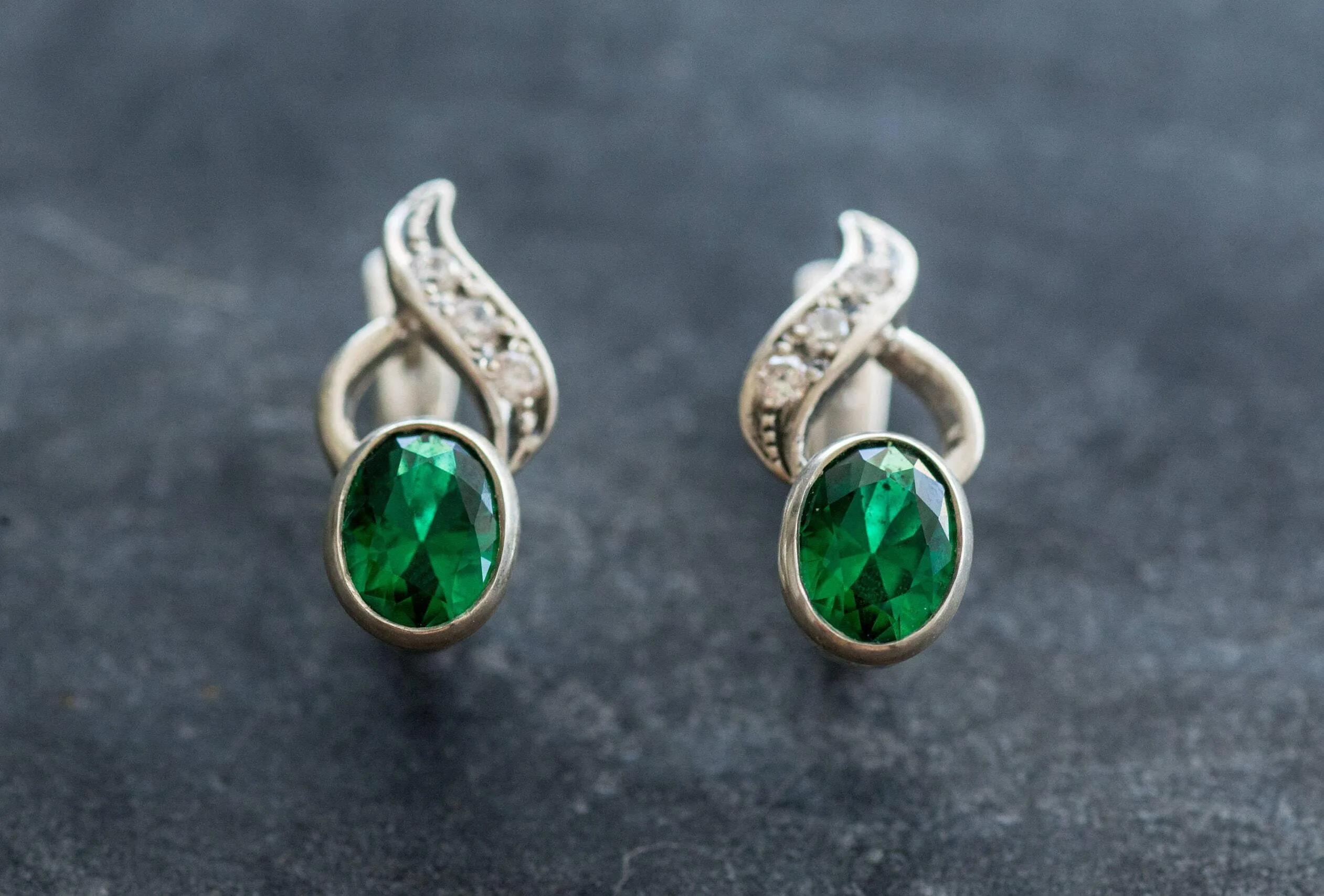 Classy Emerald Earrings - Green Drop Earrings - Sparkly Bridal Earrings