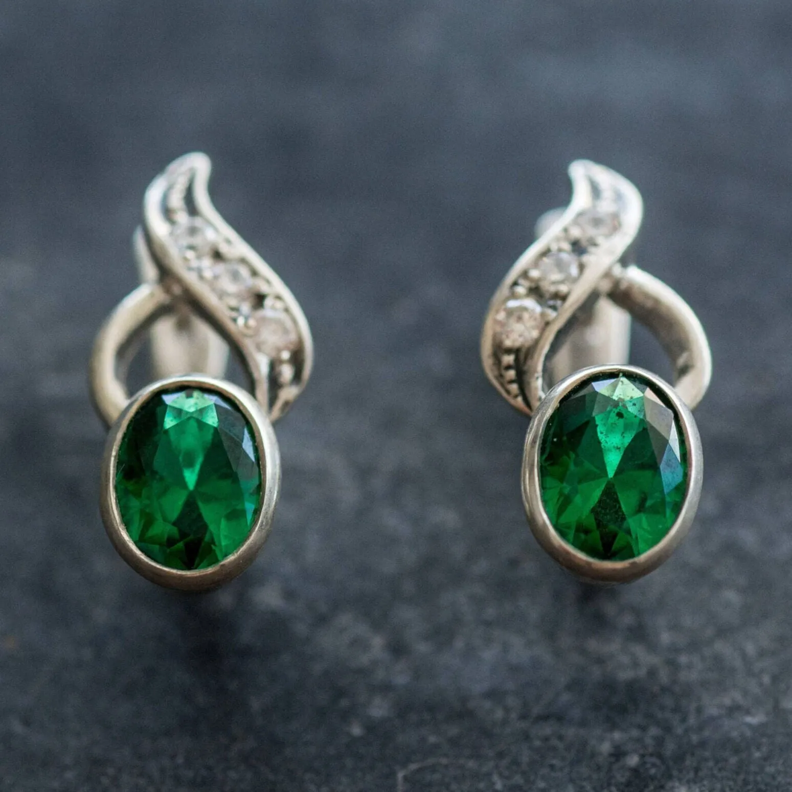 Classy Emerald Earrings - Green Drop Earrings - Sparkly Bridal Earrings