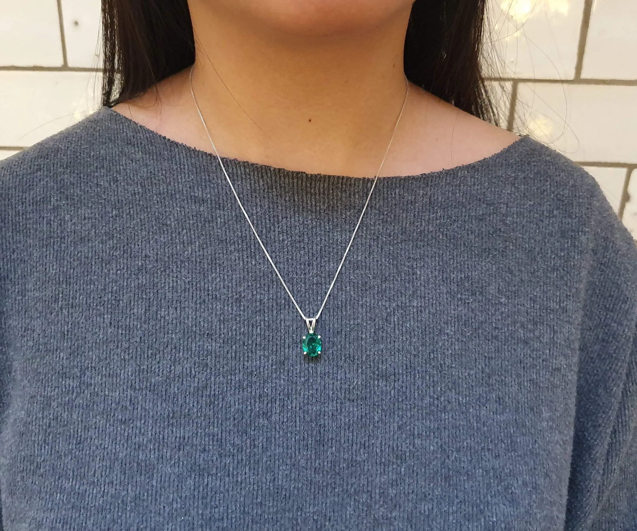 Dainty Emerald Pendant - Green Oval Necklace, Green Vintage Pendant