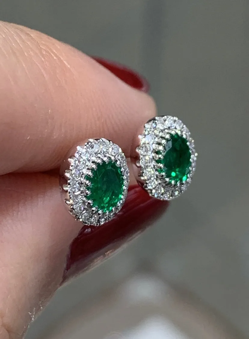 Ladies Green Emerald Oval-cut Diamond Stud Earrings