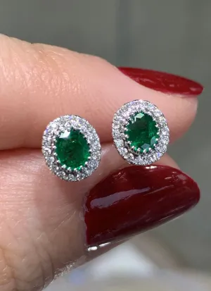 Ladies Green Emerald Oval-cut Diamond Stud Earrings