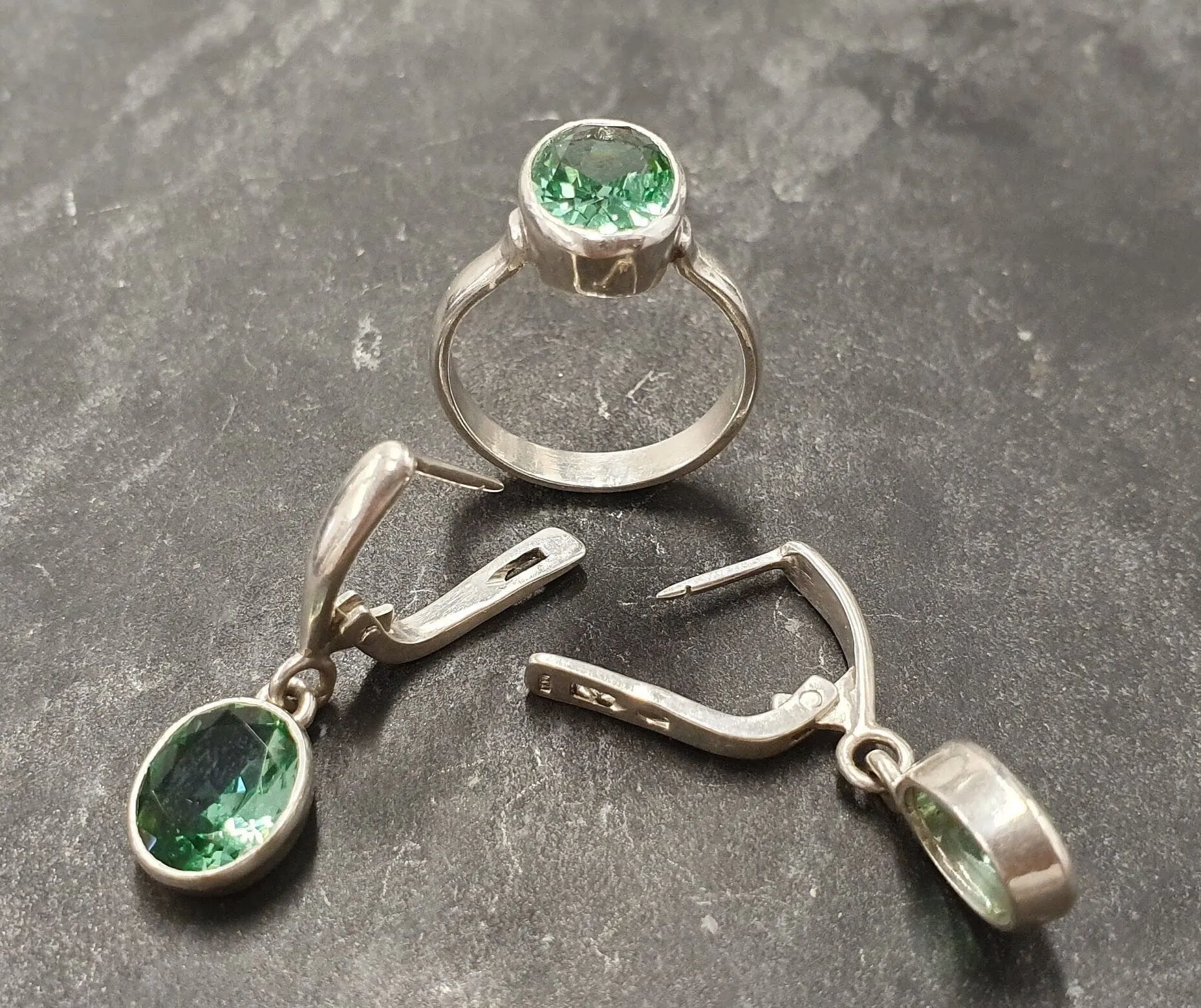 Mint Emerald Ring - Green Oval Ring - Vintage Bezel Ring